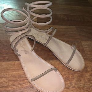 NEW WITH TAGS Free People Gladiator Sandal Taupe